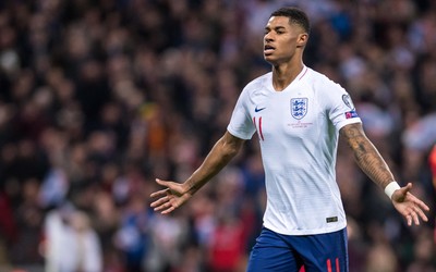 金博电竞快讯-内马尔转会巴黎七年仅一欧冠